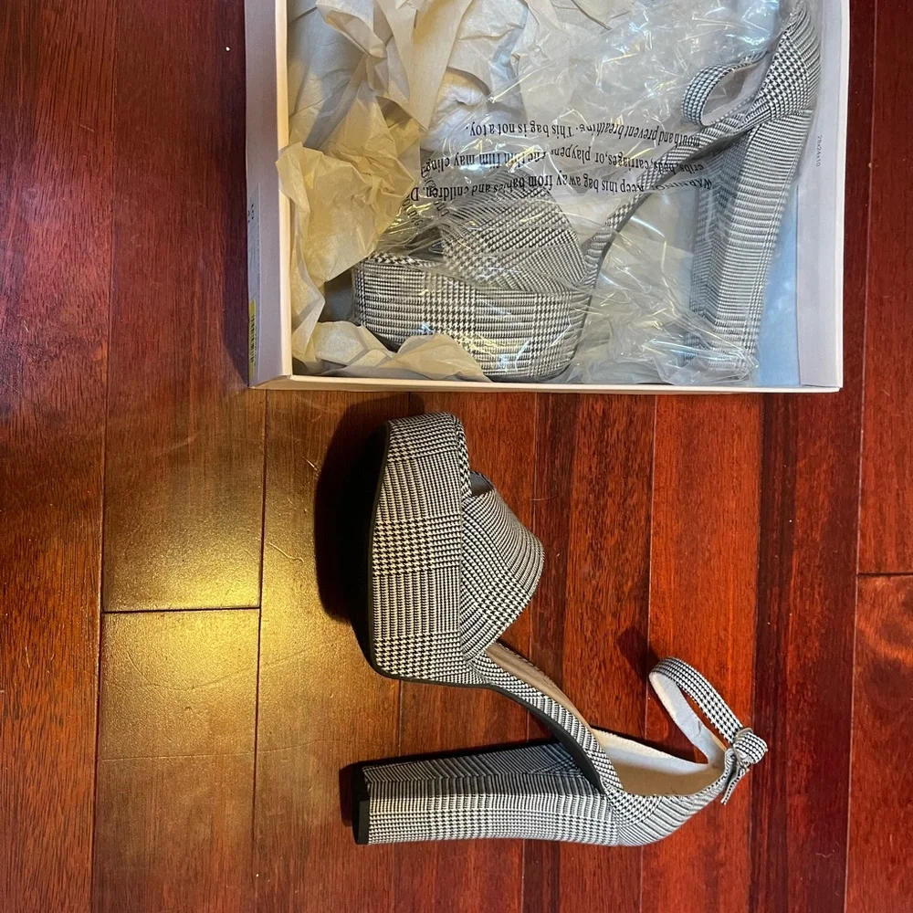 Chinese Laundry Houndstooth Platforms - Picture 3 of 3